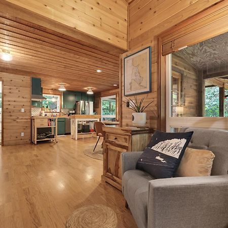 Woods Waves: Luxury Coast Cabin King Beds Pets Tillamook Exteriör bild