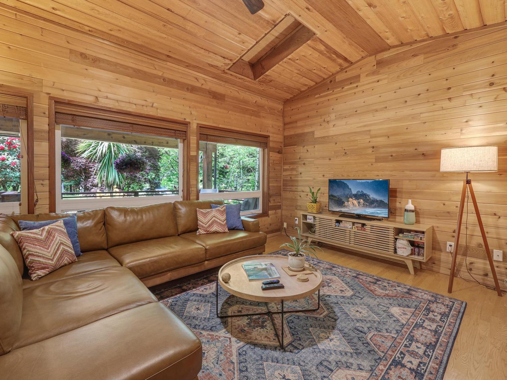 Woods Waves: Luxury Coast Cabin King Beds Pets Tillamook Exteriör bild
