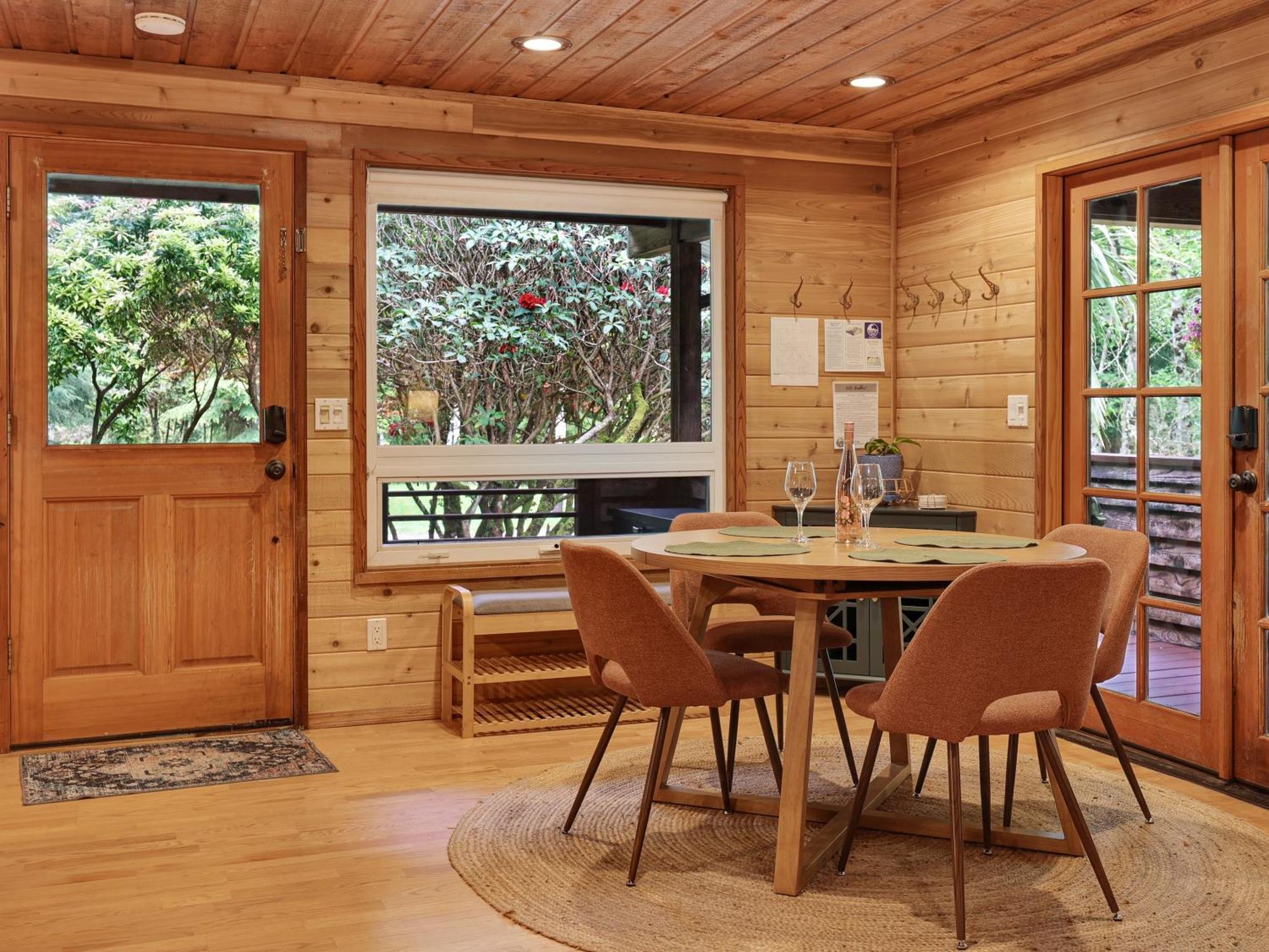Woods Waves: Luxury Coast Cabin King Beds Pets Tillamook Exteriör bild
